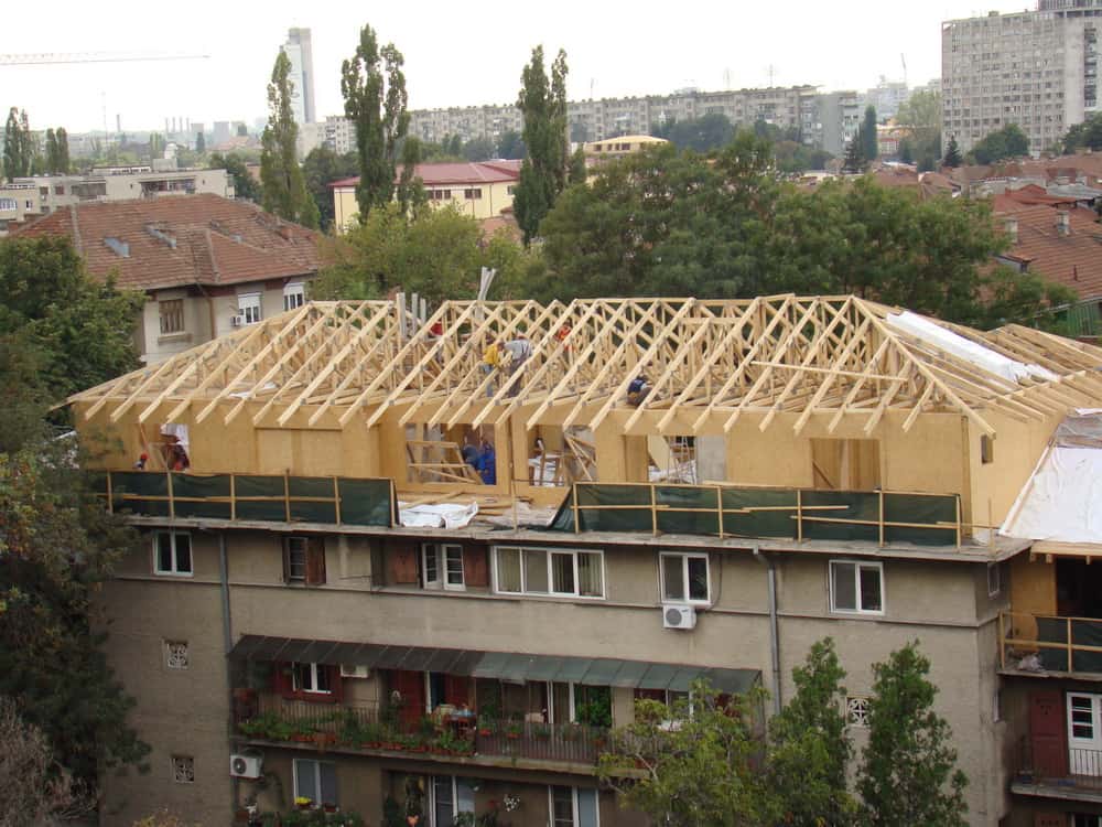 case din lemn, sudura lemnului, placi multicui, sarpanta industrializata din lemn, MiTek Romania, sarpanta din lemn, acoperis din lemn, sarpanta industrializata, fabrica de sarpante, fabrica de acoperisuri, planseu din lemn, definitie sarpanta